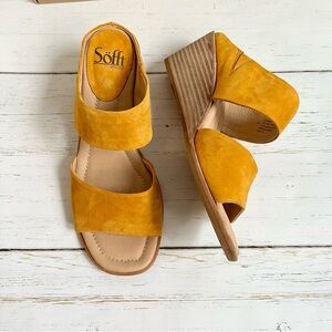 Sofft Ginetta Yellow wedge sandal size 8 - new